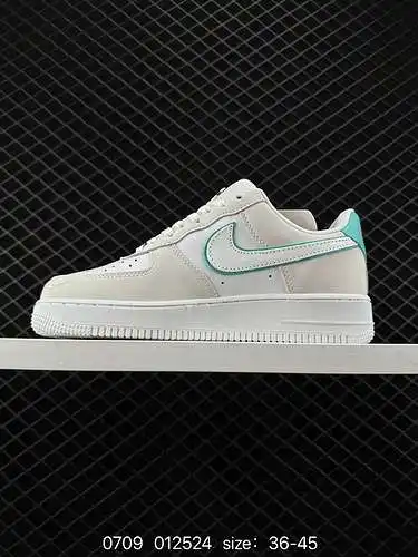 2 Las zapatillas de baloncesto retro Nike Air Force '7 Air Force 1 para hombre y mujer, que combinan