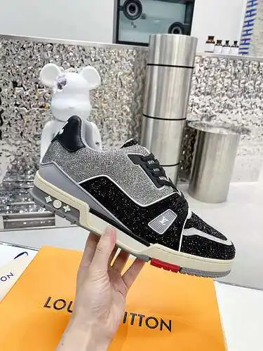 Zapatos LV para hombre y mujer Código: 0526E00 Talla: Mujer 35-40 Hombre 39-46