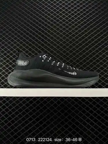 2 Nike REACTX INFINITY RUN 4 Marathon La parte superior liviana está equipada con un nuevo diseño de