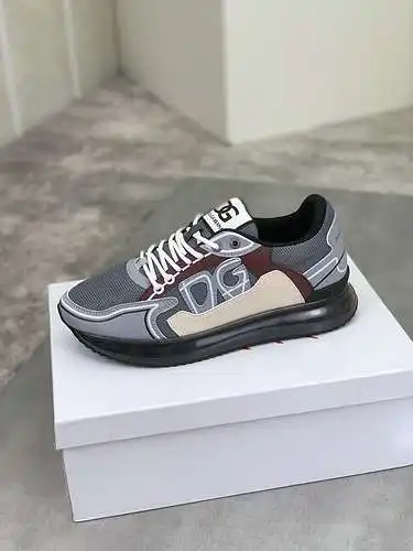 Modelo de pareja Dolce & Gabbana Código: 0710C00 Talla: 35-45