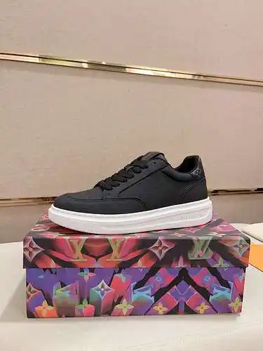 Zapatos de hombre LV Código: 0628C00 Talla: 38-44
