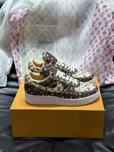 Zapatos de hombre de marca compartida LV* Código: 0531B80 Talla: 38-44