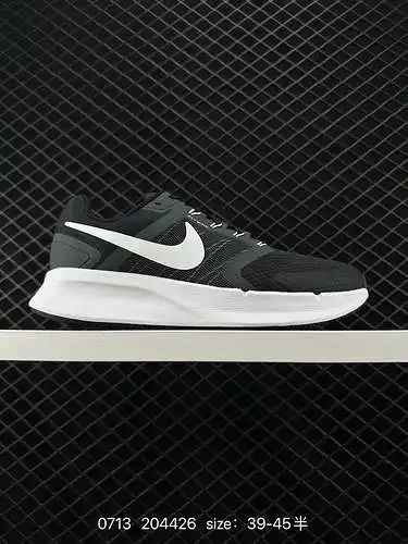 3 Zapatillas Nike Run Swift 3 Sprint Zapatillas para correr diseñadas para correr distancias cortas.