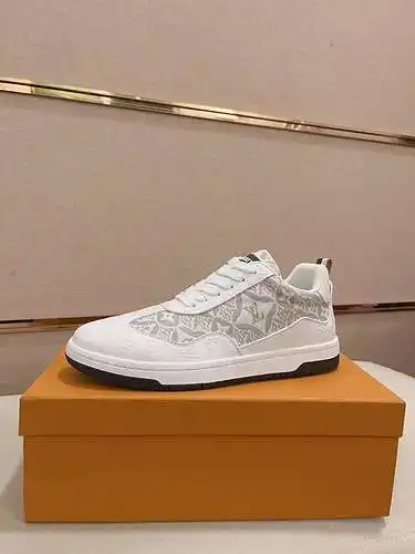 Zapatos de hombre LV Código: 0525B30 Talla: 38-44