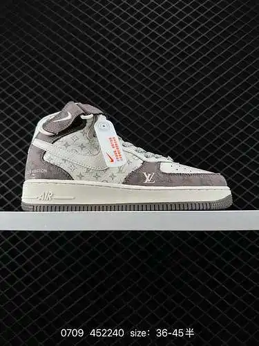 2 zapatillas deportivas informales, versátiles y de caña alta Nike Air Force '7 Air Force 1. La comb