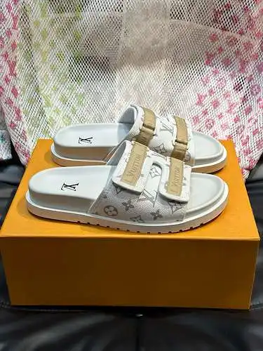 Zapatos de hombre LV Código: 0617B00 Talla: 38-46