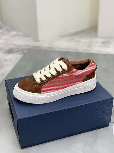 Dior Couple Model Code: 0710C00 Size: Women's 35-40 (34, 41 customized, non-returnable) Men's 39-45 