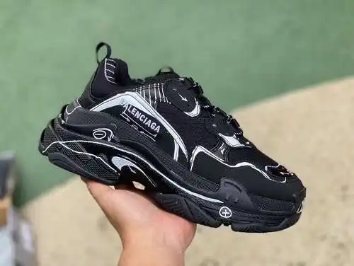 Balenciaga graffiti negro Balenciaga Triple S zapatos papá bajos de moda con cordones hombre negro b