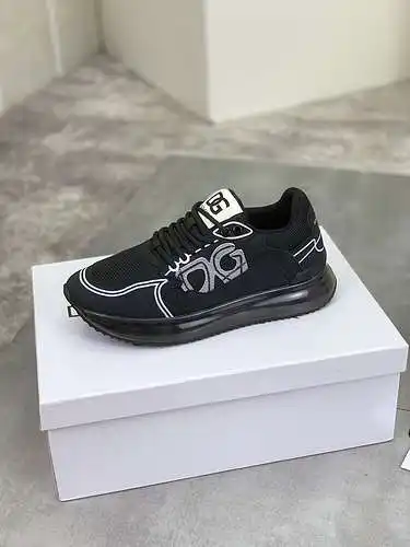 Modelo de pareja Dolce & Gabbana Código: 0710C00 Talla: 35-45