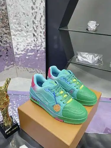 Zapatos LV para hombre y mujer Código: 0526E00 Talla: Mujer 35-40 Hombre 39-46
