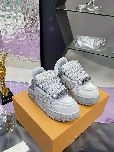 Zapatos LV para hombre y mujer Código: 0526F20 Talla: Mujer 35-40 Hombre 39-46