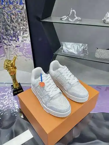 Zapatos LV para hombre y mujer Código: 0526E00 Talla: Mujer 35-40 Hombre 39-46
