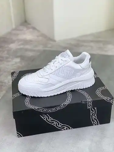 Zapatos de hombre Versace Código: 0710C60 Talla: 38-44 (45 personalizados)
