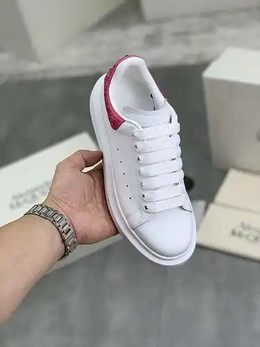 McQueen* Modelo Pareja Código: 0710B80 Talla: Talla mujer 35-40, Talla hombre 39-45, (38 46 personal