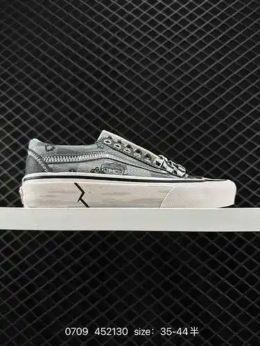 HIRONO x Vans UA Style 36Va Bubble Mart Ono Style 36 de marca compartida. La parte superior está hec