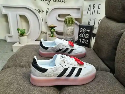 ¡Se lanzan oficialmente las zapatillas de deporte conjuntas de tres partes 132D! Marca de Ronnie Fie