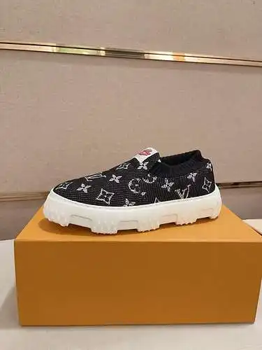 Zapatos de hombre LV Código: 0719D00 Talla: 39-45