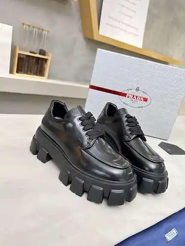 Prada couple model Code: 0717C40 Size: 35-45