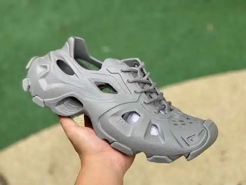 Balenciaga sandalias de tiras gris Balenciaga Balenciaga sandalias de goma puntera suela gruesa moda
