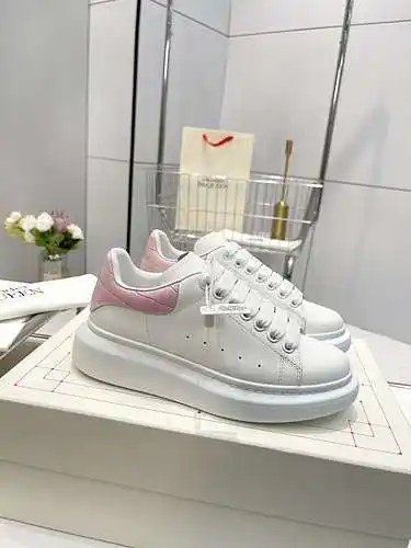 McQueen* Zapatos para hombre y mujer Código: 0318C30 Talla: Mujer 34-41., Hombre 38-46 Observaciones