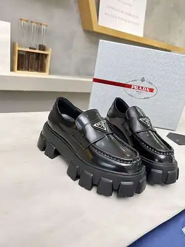 Prada couple model Code: 0717C40 Size: 35-45