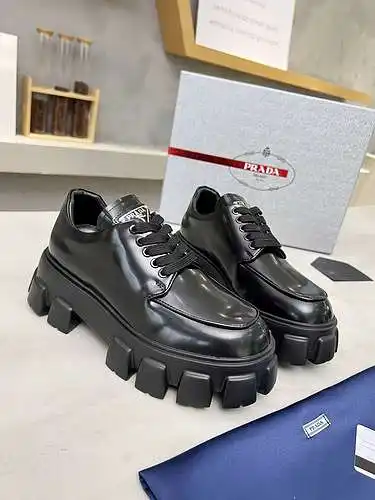 Prada couple model Code: 0717C40 Size: 35-45