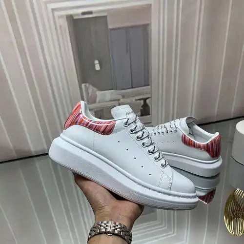 McQueen* Zapatos para hombre y mujer Código: 0526C40 Talla: Mujer 34-41. Hombres 38-46