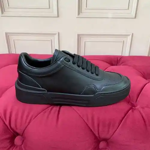 Modelo de pareja Dolce & Gabbana Código: 0717C60 Talla: 35-45