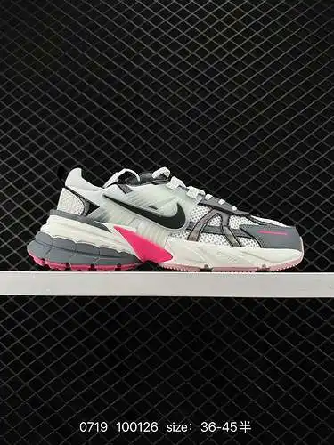 3 Artículo retro Nike V2K Run, nivel original puro, zapato retro para correr para papá. El zapato se