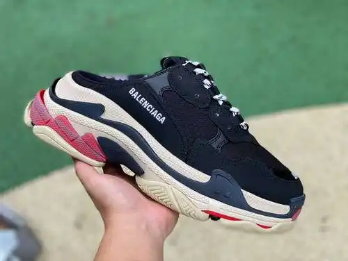 Medias zapatillas Balenciaga negro y rojo Balenciaga Triple S sandalias de moda con logo bordado en 