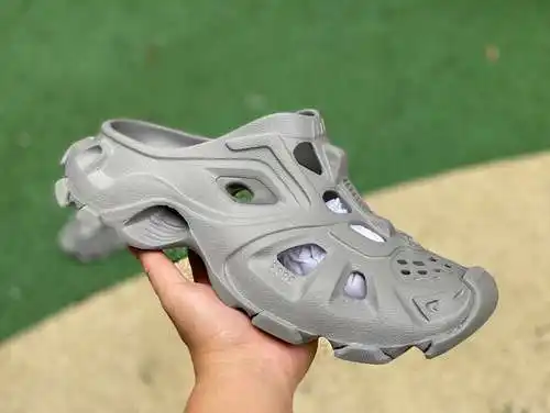 Balenciaga Zapatillas Baotou gris Balenciaga Zapatillas de moda Balenciaga Baotou de goma con suela 