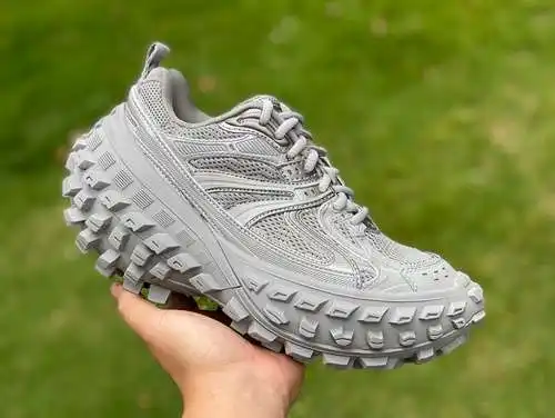 Zapatos de llanta Balenciaga gris Y puro original ⚡️Balenciaga Zapatos de llanta Balenciaga Defender