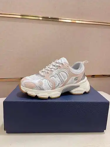 Dior couple model code: 0719B80 Size: 35 to 44