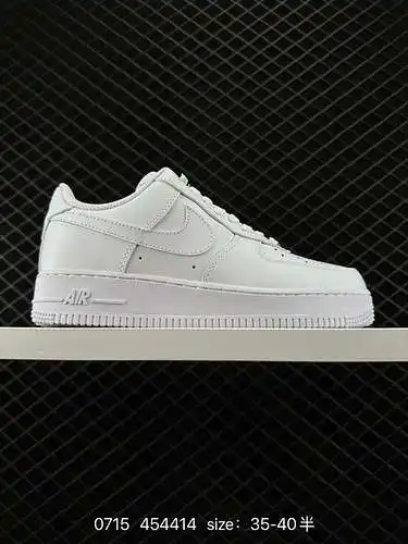 7 Nike Air Force Low Air Force 1 zapatillas deportivas informales, versátiles y de caña baja. La com