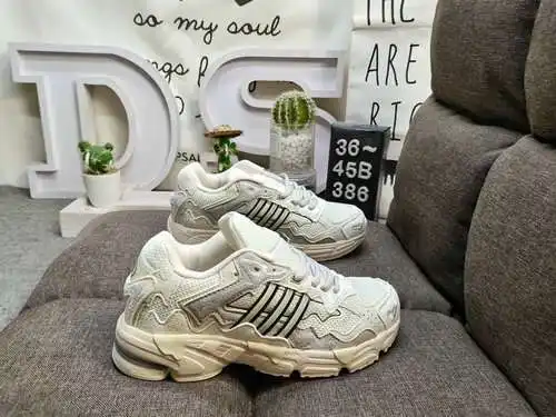 386DBad Bunny x adidas originals Response CL Retro Casual Zapatos para correr Crema Bad Bunny Estilo