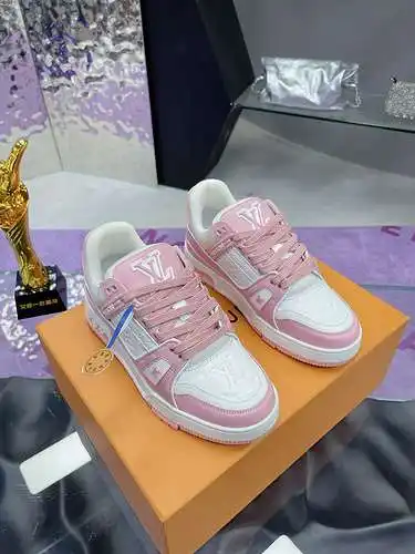 Código de modelo LV Couple: 0725D30 Talla: Mujer 35-40 Hombre 39-44 (45 está hecho a medida y no se 