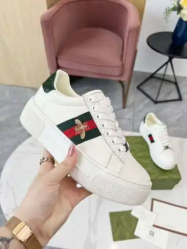 Modelo de pareja GUCCI Código: 0725C30 Talla: 35-45