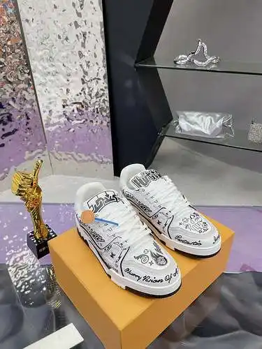 Código de modelo LV Couple: 0725D60 Talla: Mujer 35-40 Hombre 39-44 (45 está hecho a medida y no se 
