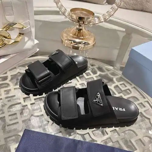 Prada Couple Model Code: 0717C00 Size: Female 35-40, Male 38-45