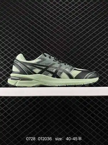 8 Asics GEL-TERRAIN Zapatillas de running profesionales transpirables para deporte y ocio Asics. Par