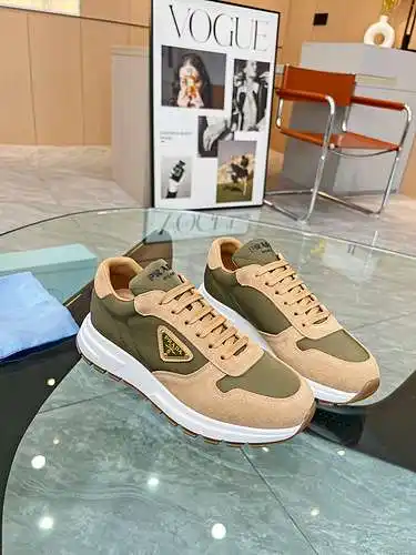 Prada couple model Code: 0725C40 Size: 35-46