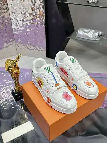Código de modelo LV Couple: 0725D60 Talla: Mujer 35-40 Hombre 39-44 (45 está hecho a medida y no se 