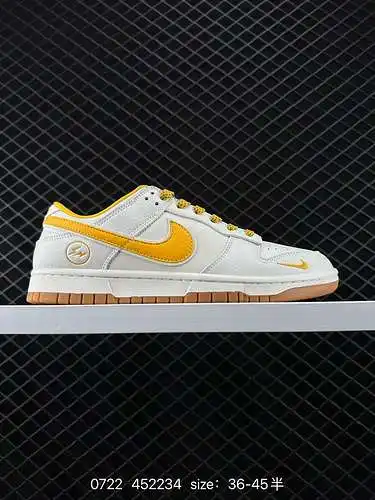 7 Nike SB Dunk Low "Lightning Collaboration - Beige and Yellow Stars" Aniversario Zapatill