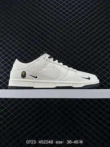 24 Nike SB Dunk Low "BAPE de marca compartida - blanquecino pequeño swoosh negro" Aniversa
