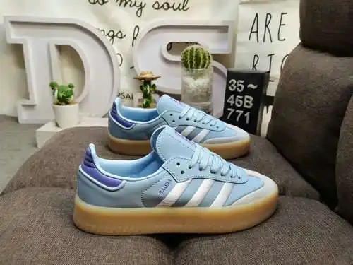 Los zapatos 771D para hombre y mujer son auténticos modelos de talla media. Fabricada en piel de ant