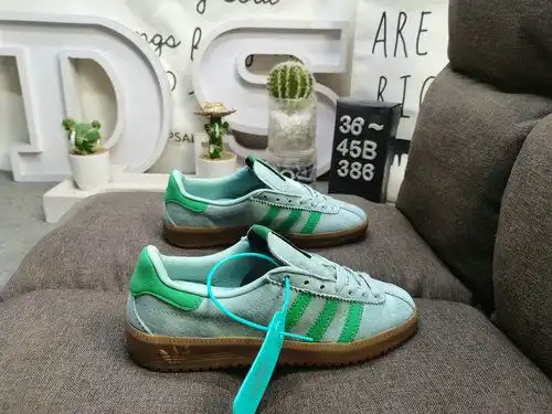 Zapatillas deportivas retro Adidas Bermuda END de un solo producto a nivel de empresa 386D. El cuerp
