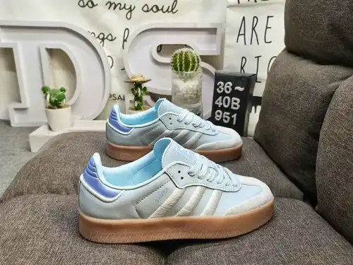 Los zapatos 951D para hombre y mujer son auténticos modelos de talla media. Están confeccionadas en 