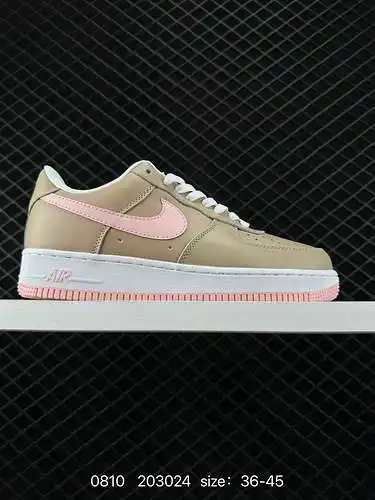 Dos pares de zapatillas deportivas casuales multifuncionales Nike Air Force '7 Air Force 1 de gama b