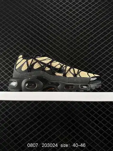 2 Nike air max plus es el representante de los zapatos alternativos de nike. TN nació en 1996. Esta 