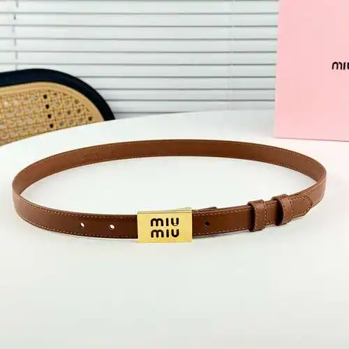 Cinturón miumiu venta al por mayor cinturón Miu Miu cinturón de niña venta al por mayor material de 